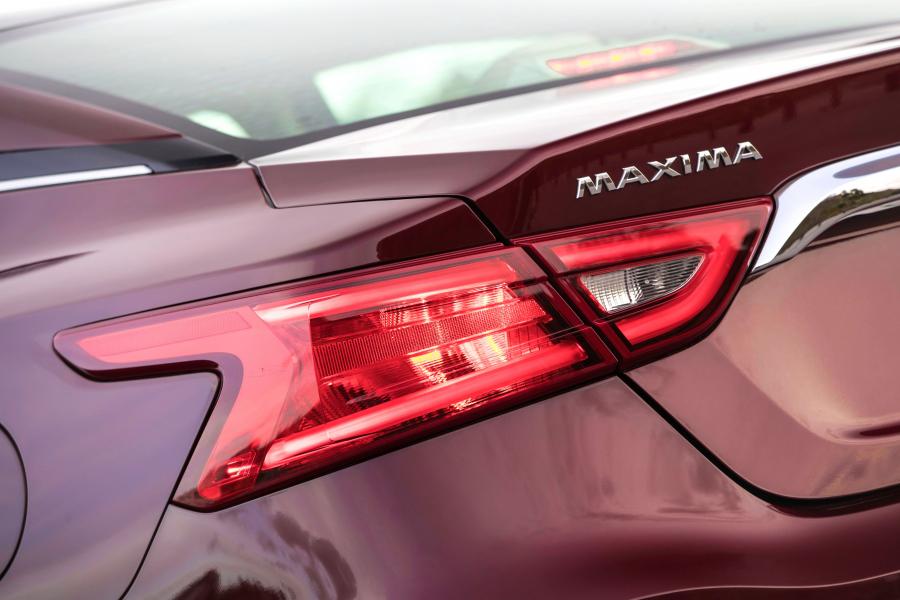 Детали экстерьера Nissan Maxima Platinum 2015 года  (NA) (фото 22 из 40)